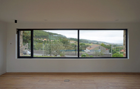 Vivienda en O Val, Narón. Estar-comedor