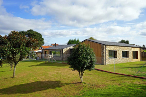 Vivienda en O Val, Narón. Fachada sur-este