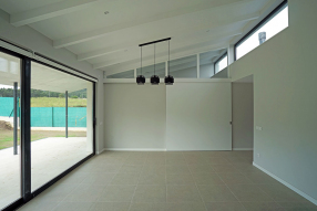 Vivienda en Xarío, Miño. Estar-comedor