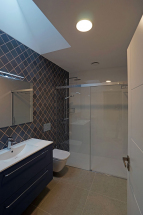 Vivienda en Xarío, Miño. Baño pasillo