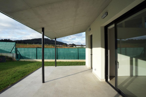 Vivienda en Xarío, Miño. Vista exterior porche