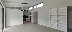 Vivienda en Xarío, Miño. Estar-comedor