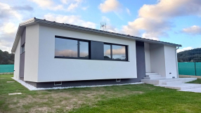 Vivienda en Xarío, Miño. Vista exterior Acceso