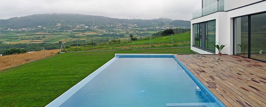 Piscina desbordante vivienda Chaamín